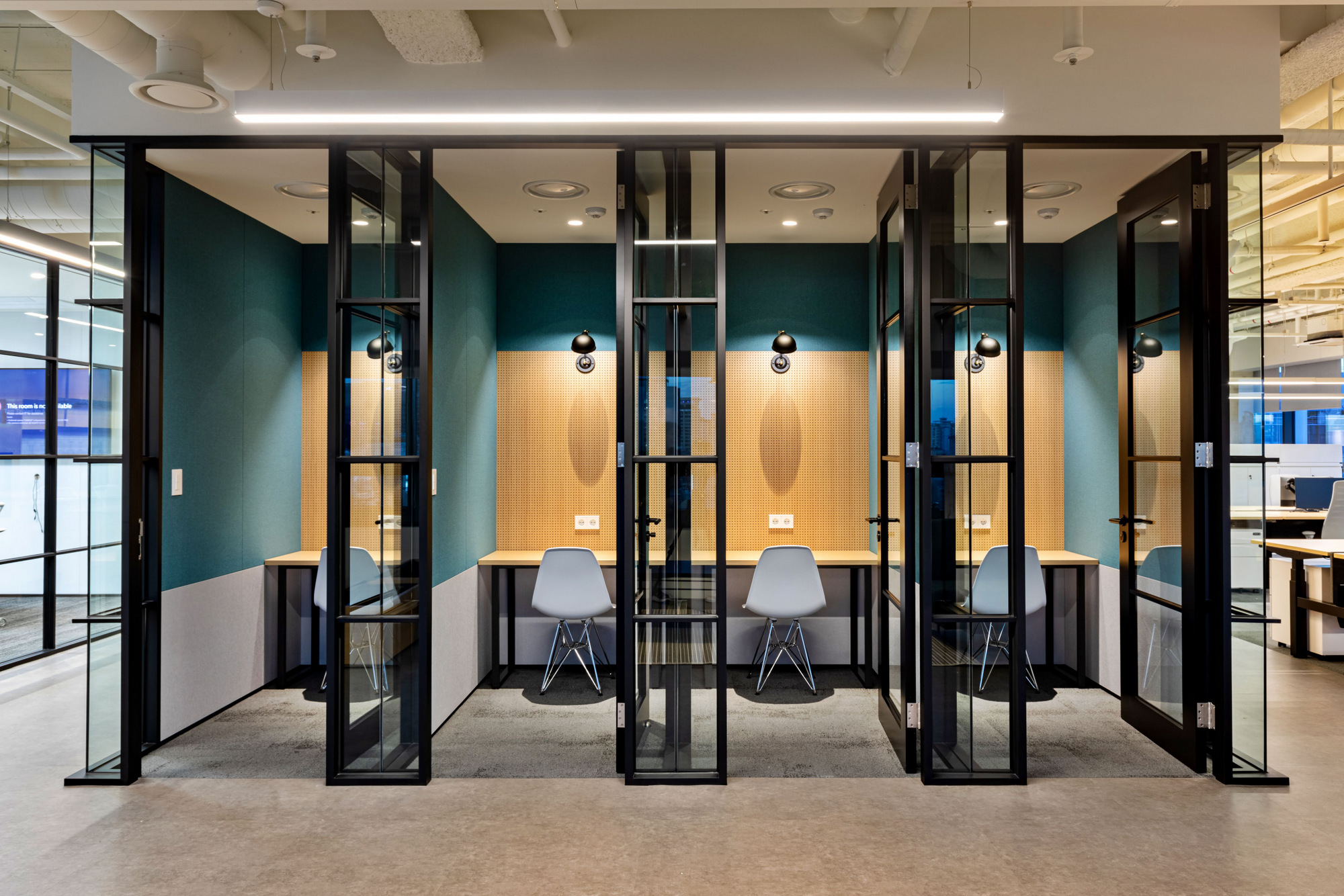 Elevate Work Efficiency with Our Soundproof Office Phone Booths